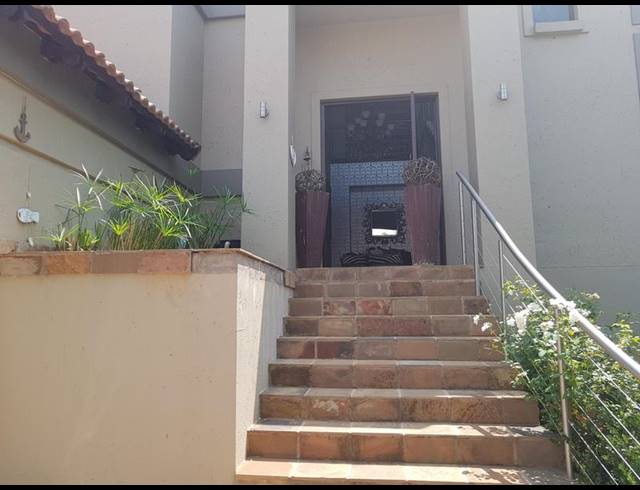 4 BEDROOM HOUSE FOR SALE IN SABLE HILLS